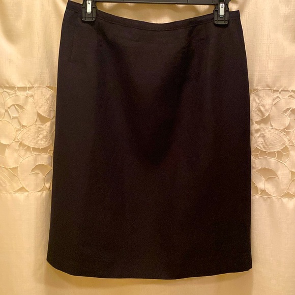 Harve Benard Dresses & Skirts - Woman’s Harvey’ Bernard Classic Pencil Skirt, Size 8